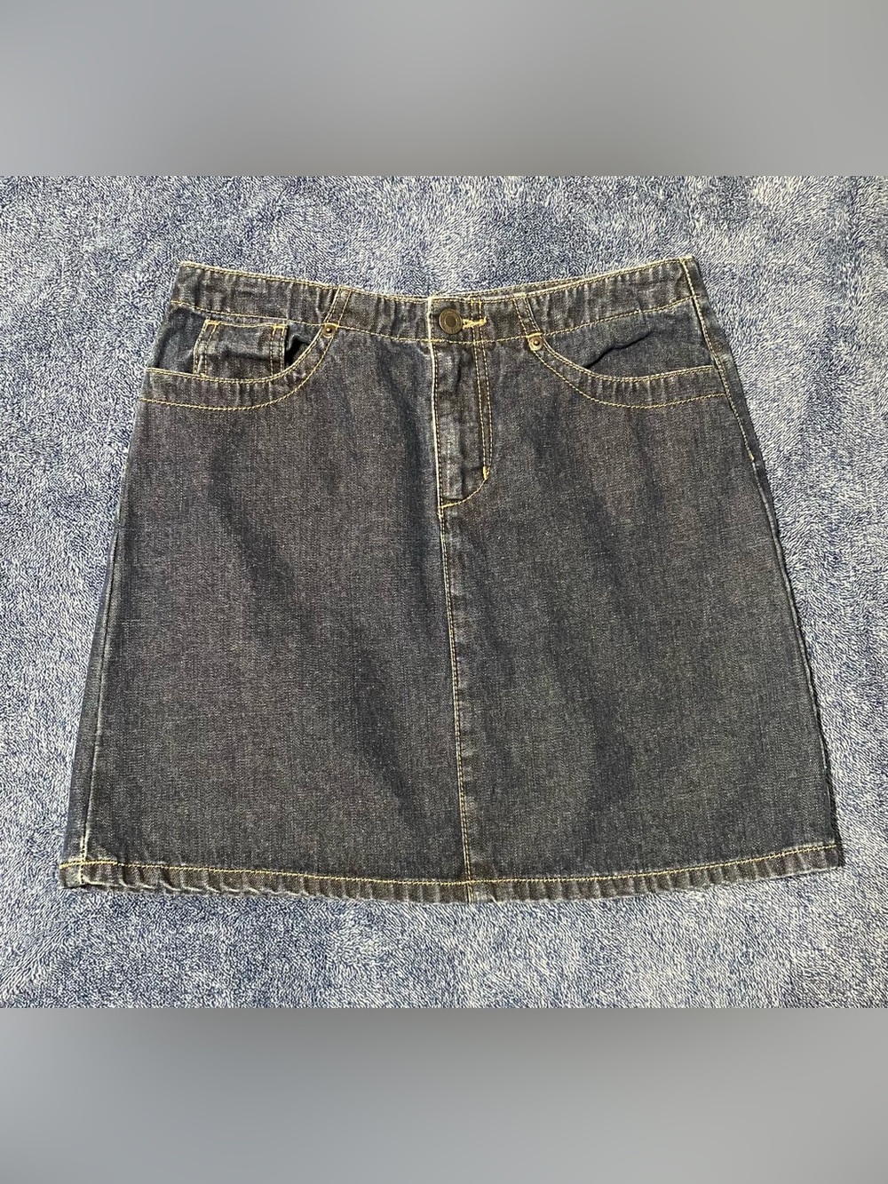 American Eagle Outfitters Size 0 Dark Wash Denim Mini Skirt - Picture 1 of 5